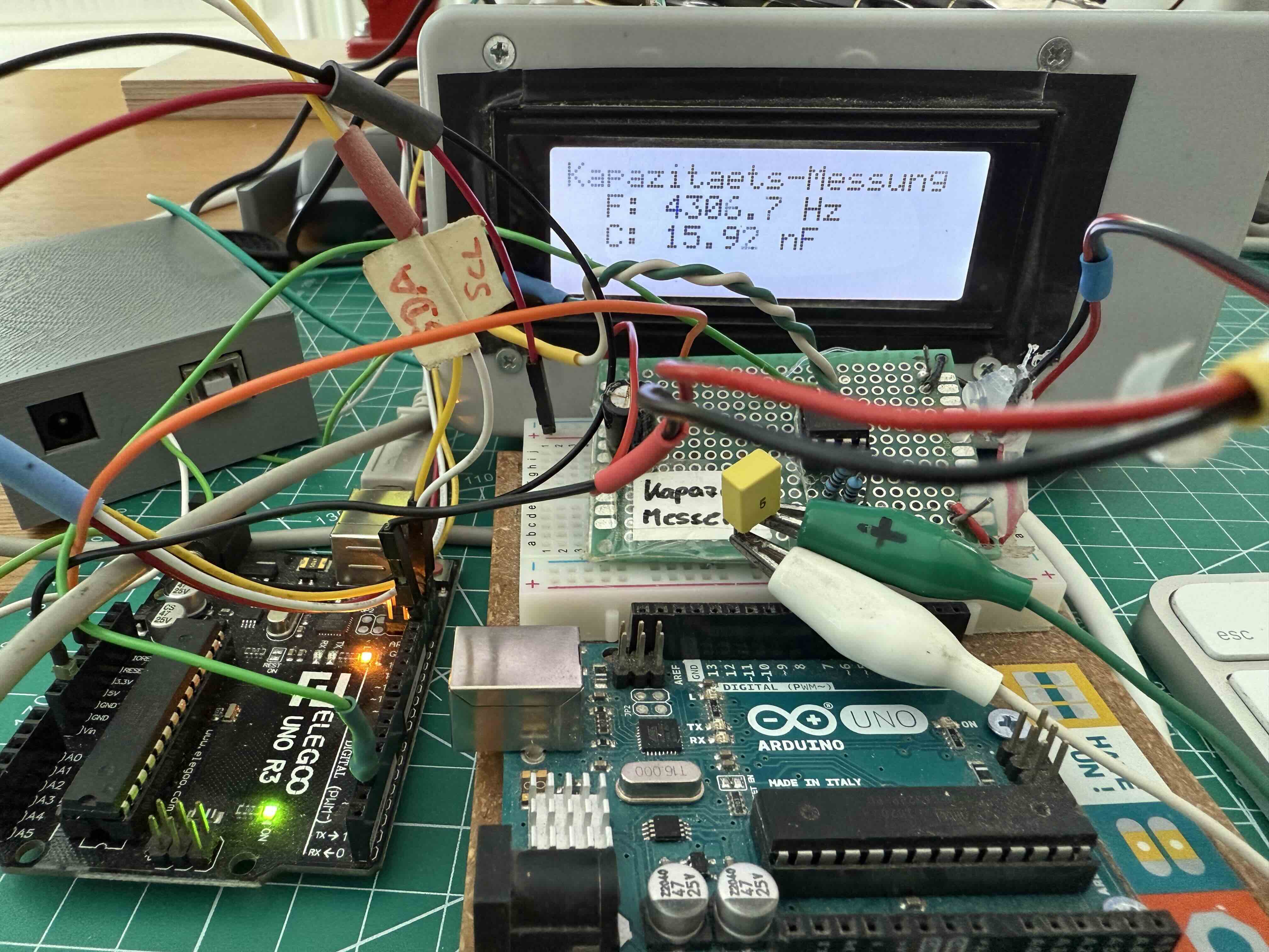 Erster Versuchsaufbau im Labor